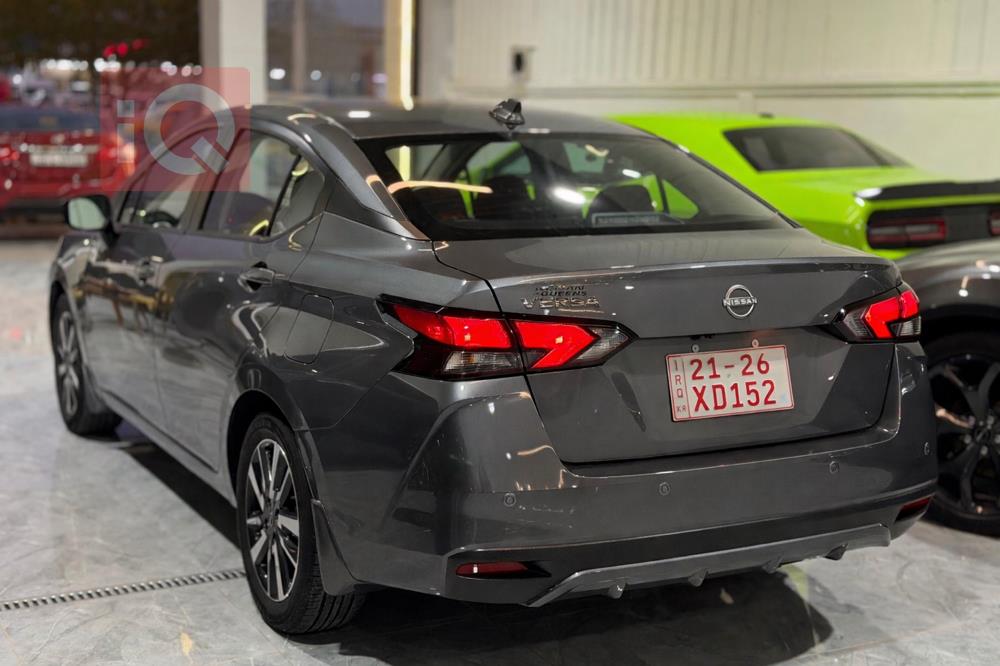 نیسان ڤێرسا